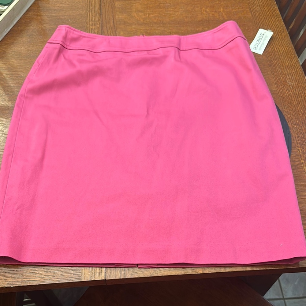Cute pink skirt, size 14.  Machine washable stretch. Judith Hart Collection.